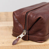 Il Bisonte Accessories Bags Populonia Cowhide Beauty Case in Caffe Caffe / 9" L X 4.5" H X 5" D