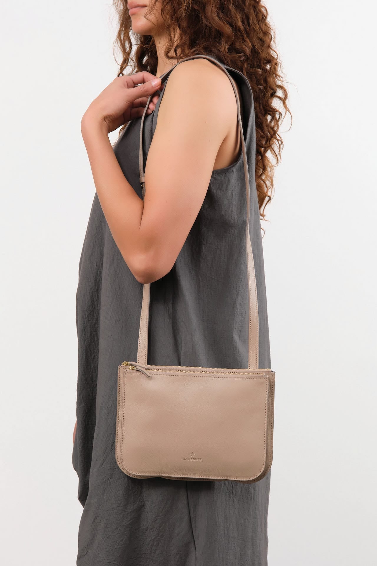 Il Bisonte Accessories Bags Roseto Crossbody Bag in Beige Vasari Beige Vasari / 9.75" L X 7" W X .75" D