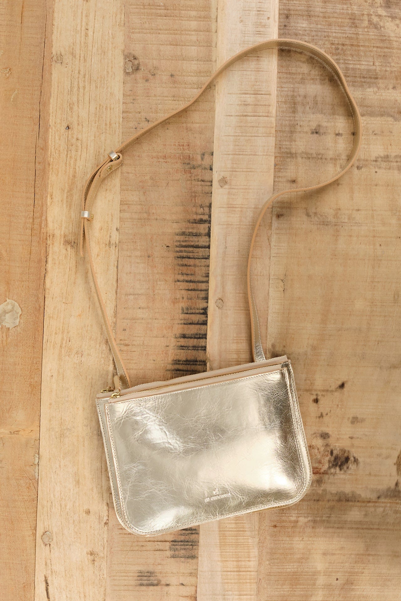 Il Bisonte Accessories Bags Roseto Crossbody Bag in Platino Platino / 9.75" L X 7" H X 0.75" D