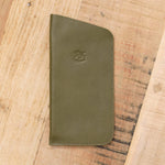 Il Bisonte Accessories Bags Soft Glasses Case in Verde Rugiada Verde Rugiada / 6.75" L X 3.5" H X .75" D