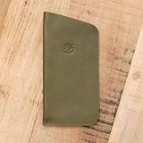 Il Bisonte Accessories Bags Soft Glasses Case in Verde Rugiada Verde Rugiada / 6.75" L X 3.5" H X .75" D