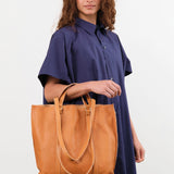 Il Bisonte Accessories Bags Top Handle Cowhide Handbag in Naturale Naturale / 13.75" L X 13.75" W X 4.75" D