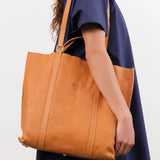 Il Bisonte Accessories Bags Top Handle Cowhide Handbag in Naturale Naturale / 13.75" L X 13.75" W X 4.75" D