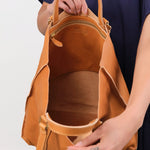Il Bisonte Accessories Bags Top Handle Cowhide Handbag in Naturale Naturale / 13.75" L X 13.75" W X 4.75" D