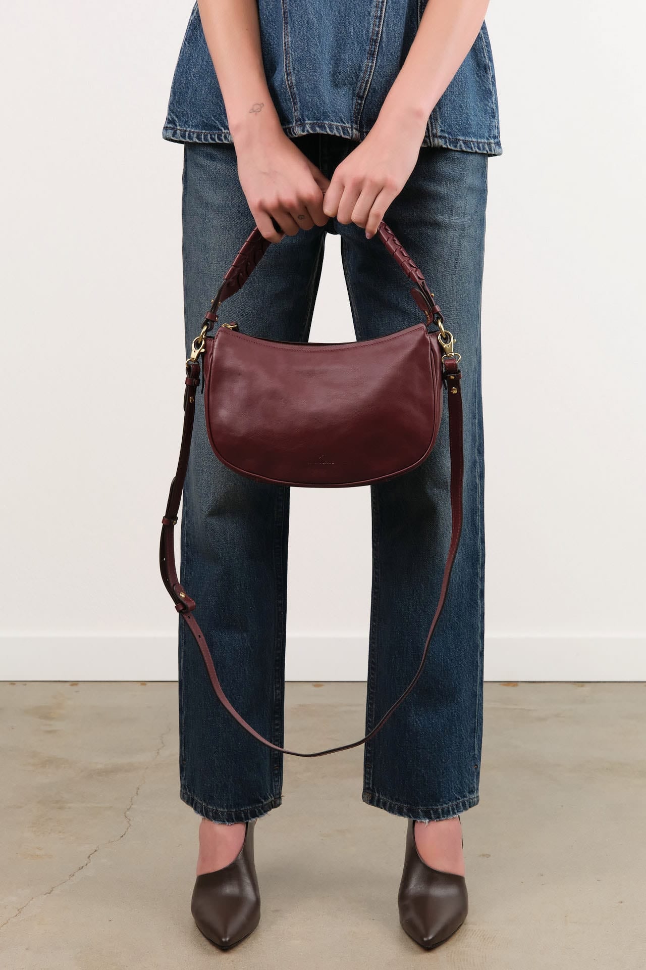 Il Bisonte Accessories Bags Trama Crossbody Bag Amarena / 10.5" L X 6.5" W X 3.5" D