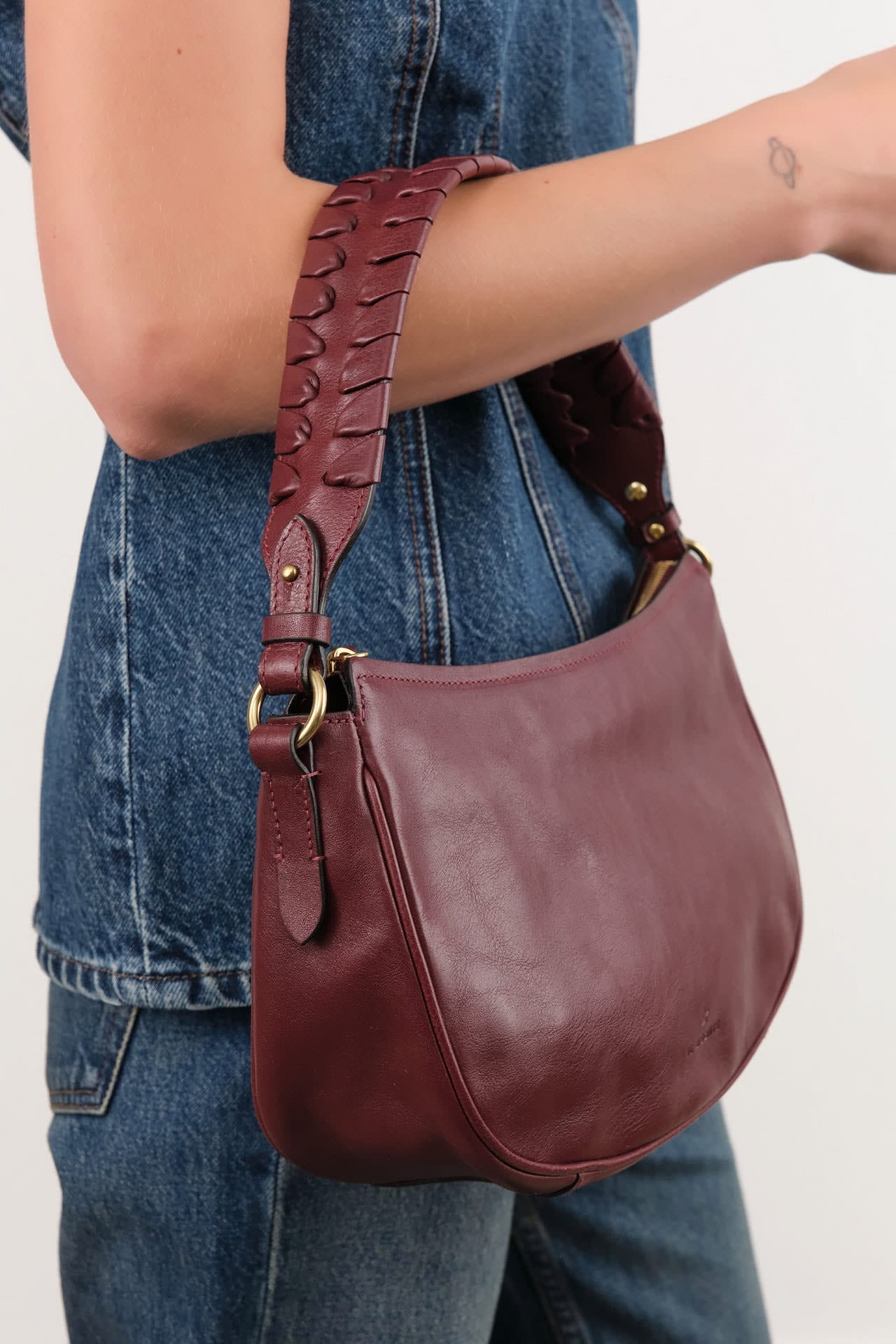 Il Bisonte Accessories Bags Trama Crossbody Bag Amarena / 10.5" L X 6.5" W X 3.5" D
