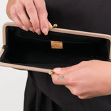 Il Bisonte Accessories Bags Manuela Clutch Bag in Beige Vasari Beige Vasari / 10.25" L X 5.1" W X 1.5" D