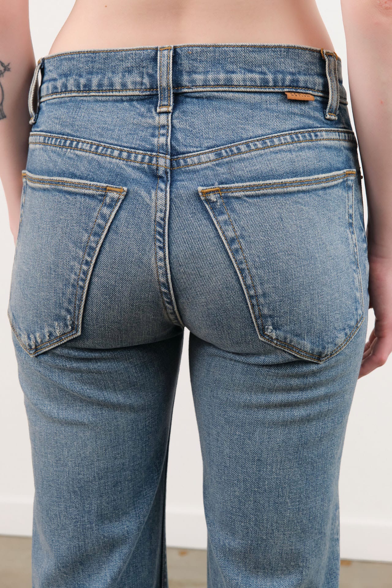 Jamie Haller Apparel Womens Denim The Mid Rise Crease Jean