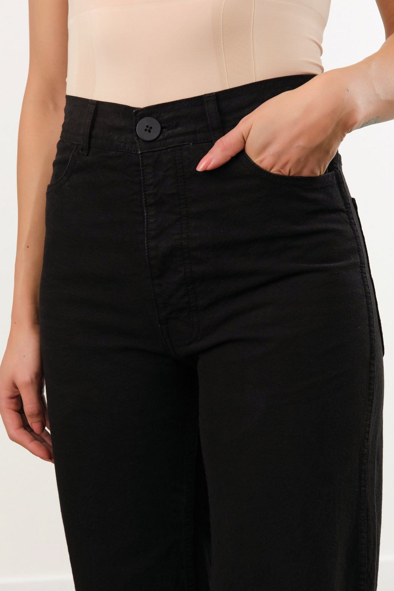 Jesse Kamm Apparel Womens Pants California Slim in Black