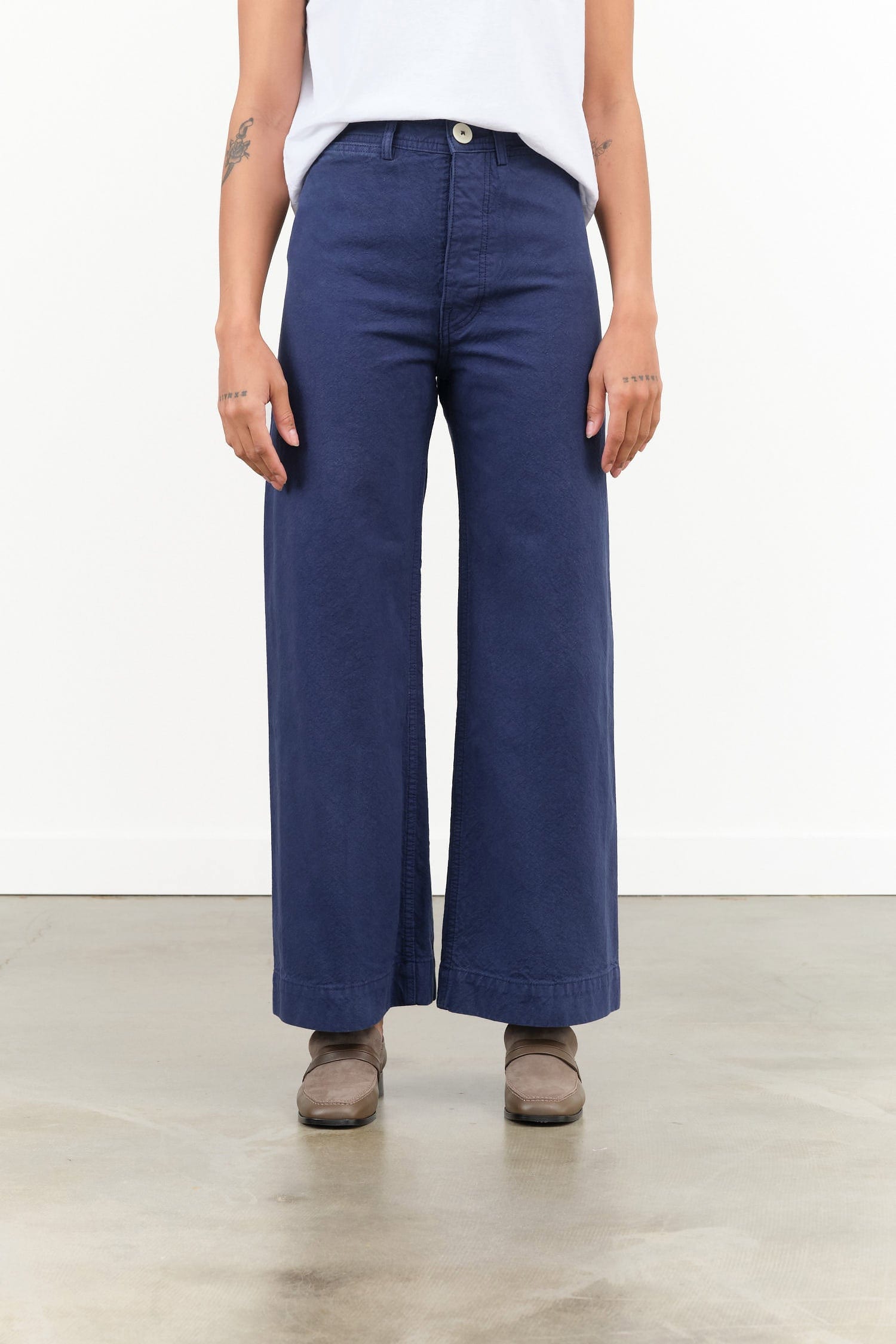 jesse kamm sailor pants tobacco pant Jesse Kamm | Sailor Pant in Black 0 | Cotton Finished with a signature corozo button Sailor Pants - Bill Cunningham