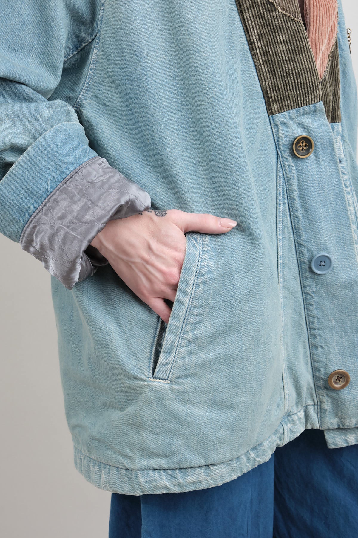11.5 oz Denim Dotera Jacket with hand and zipper chest pockets