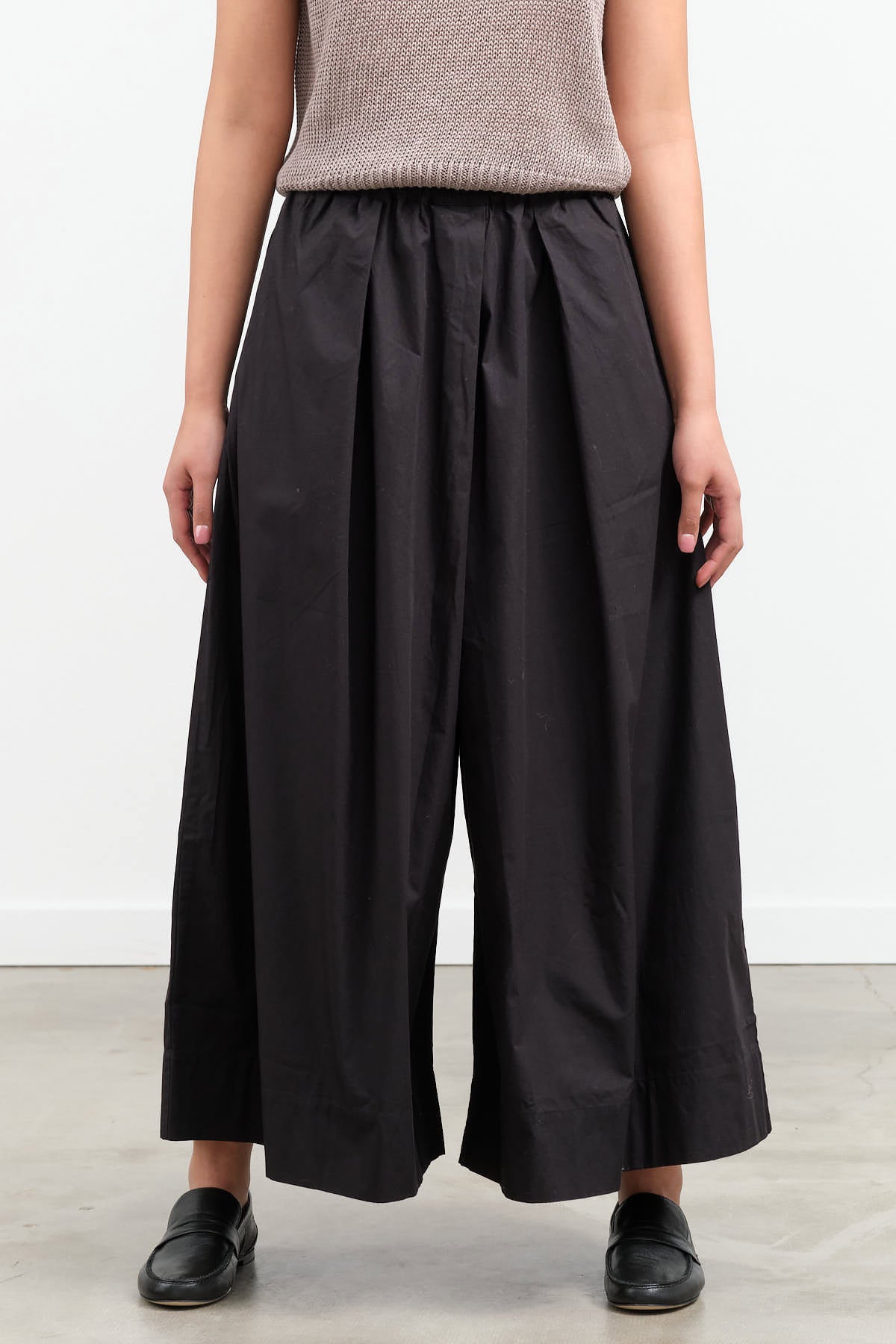 Front view of Athena Pant
