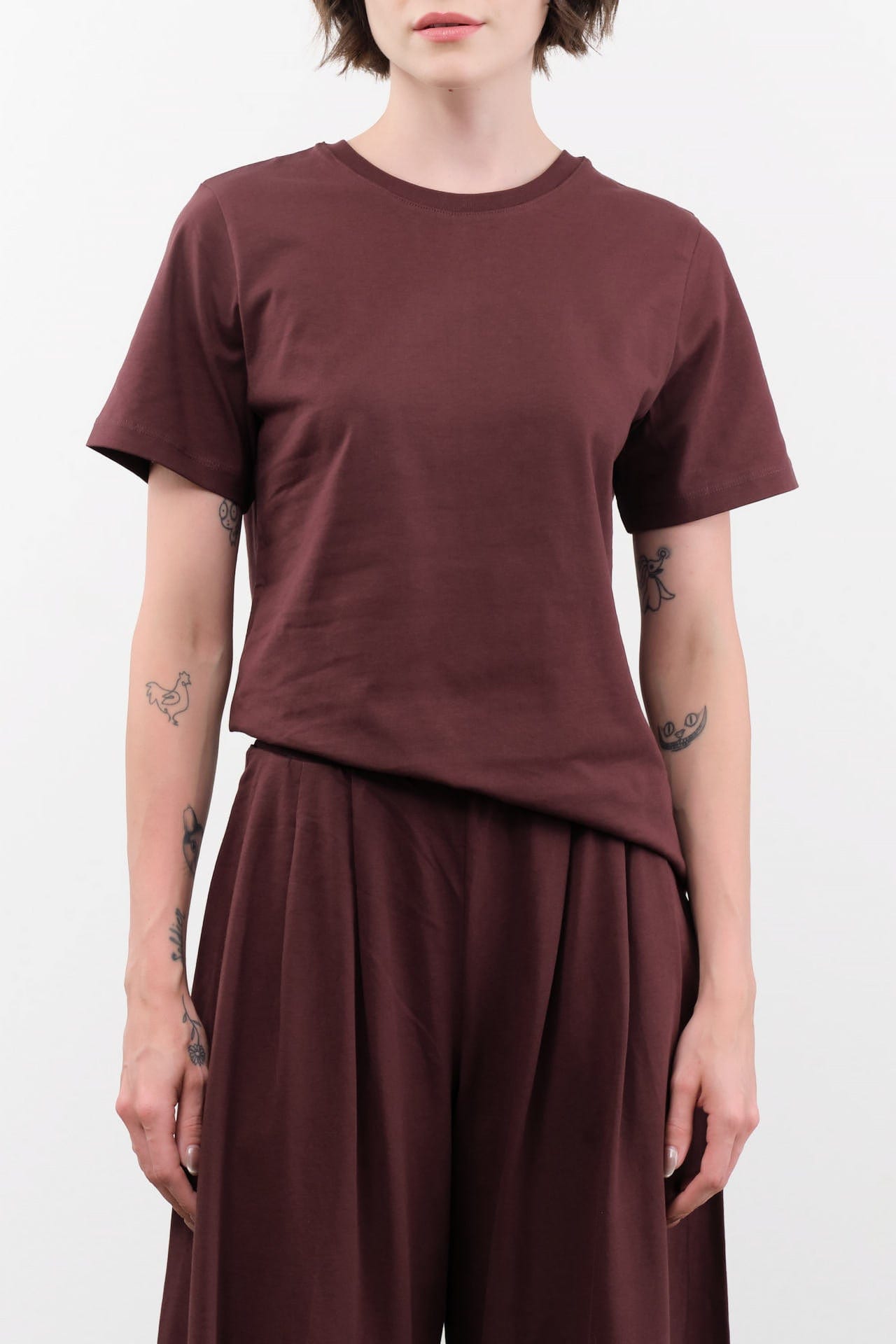 Kowtow Apparel Womens Tees Classic Tee in Mahogany