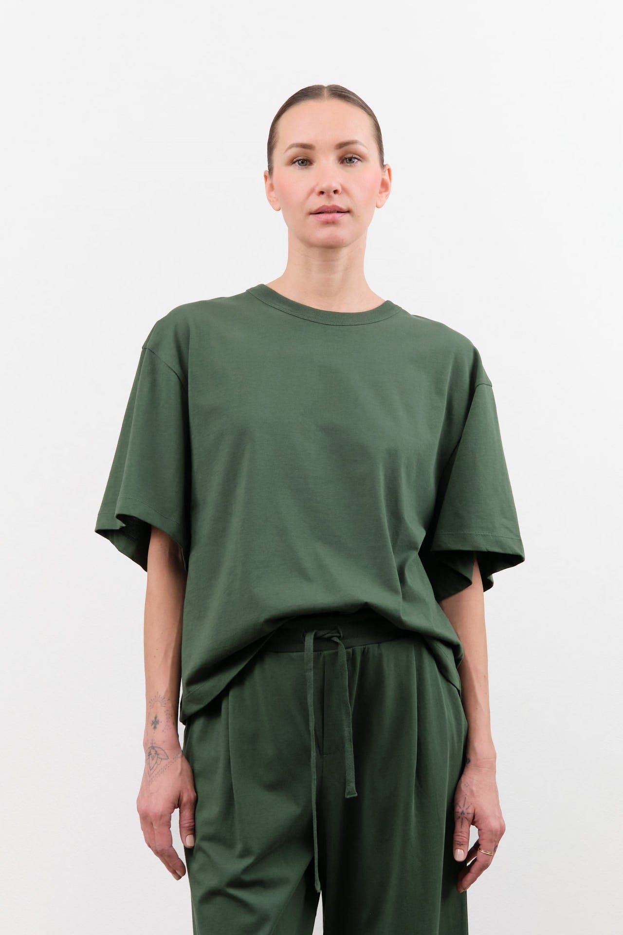 Kowtow Apparel Womens Tees Shadow Tee in Forest