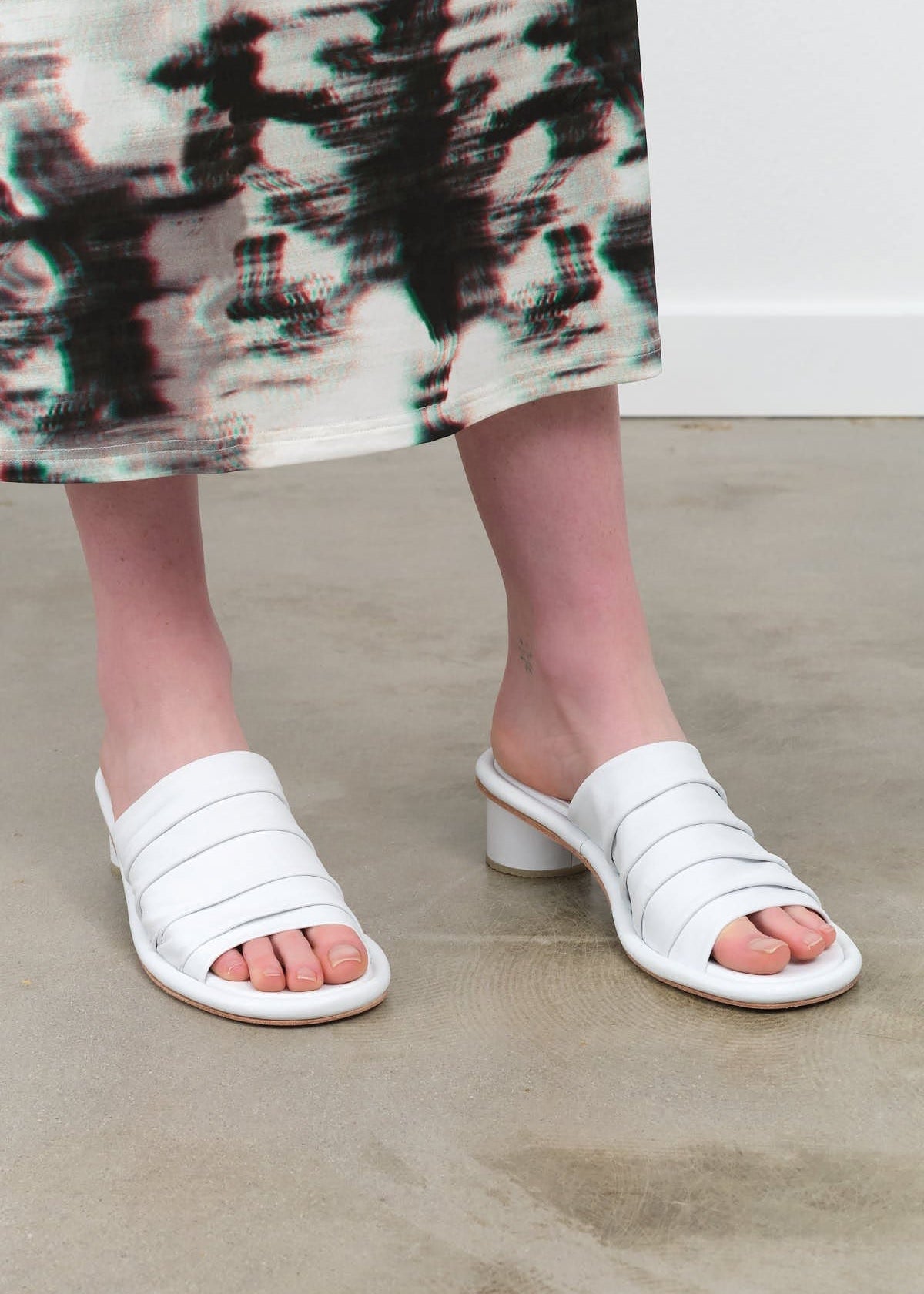 Lauren Manoogian Accessories Womens Shoes Ruche Slide White / 35