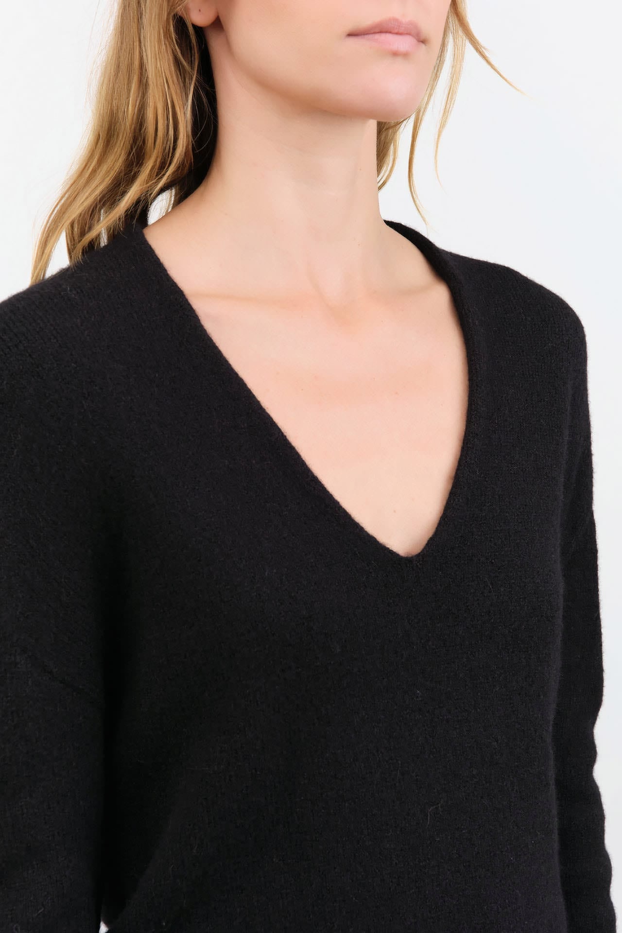 Lauren Manoogian Apparel Womens Sweaters Soft V Neck in Black