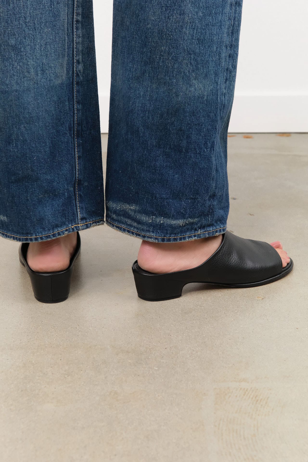 Lauren Manoogian Accessories Womens Shoes Soft Vault Mule in Black