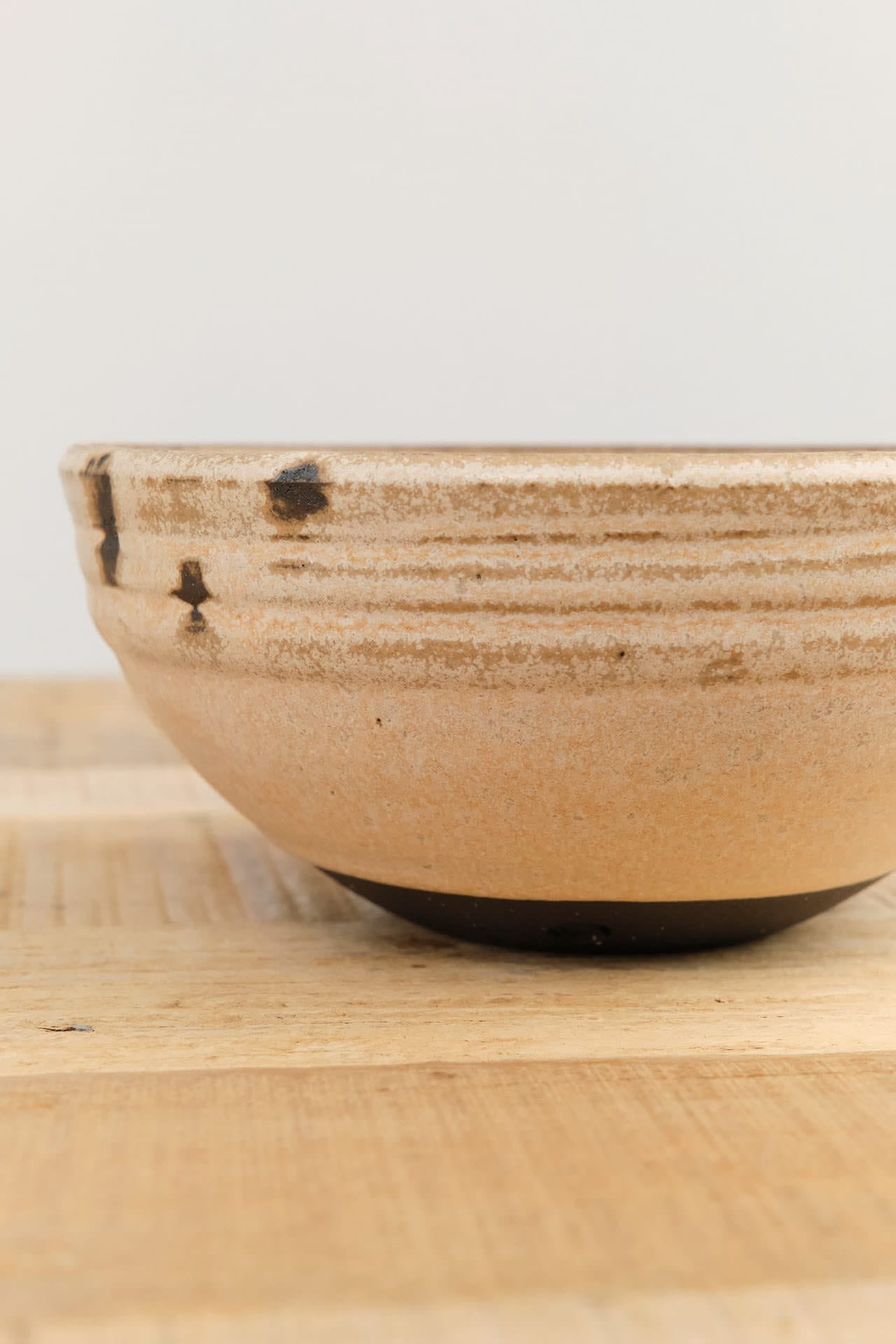 Lesley Anton Home Kitchen Dishware Rib Bowl in Dusk Dusk