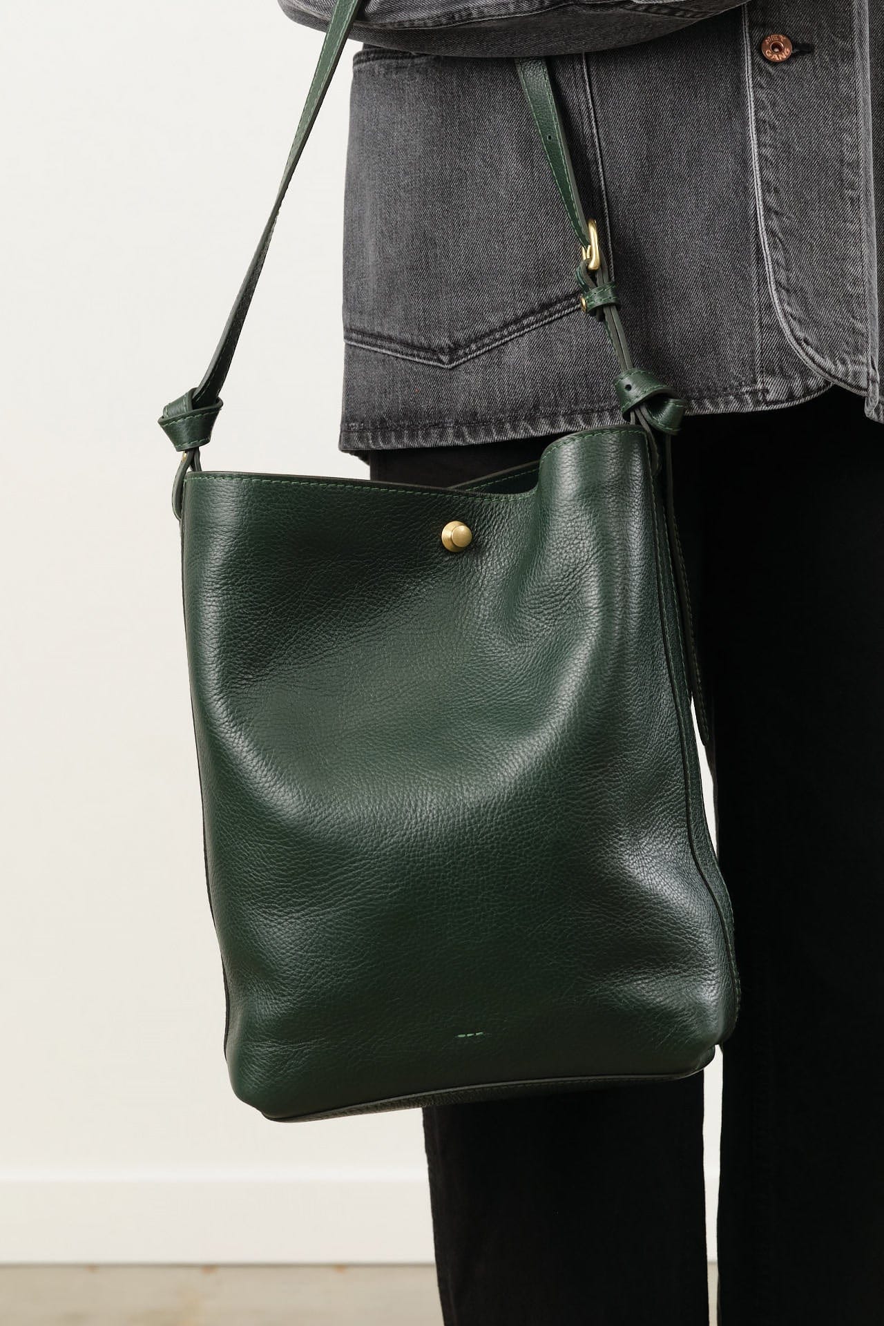 Lindquist Accessories Bags Lee Bag in Pine Pine / 14" L X 13" W X 6" D