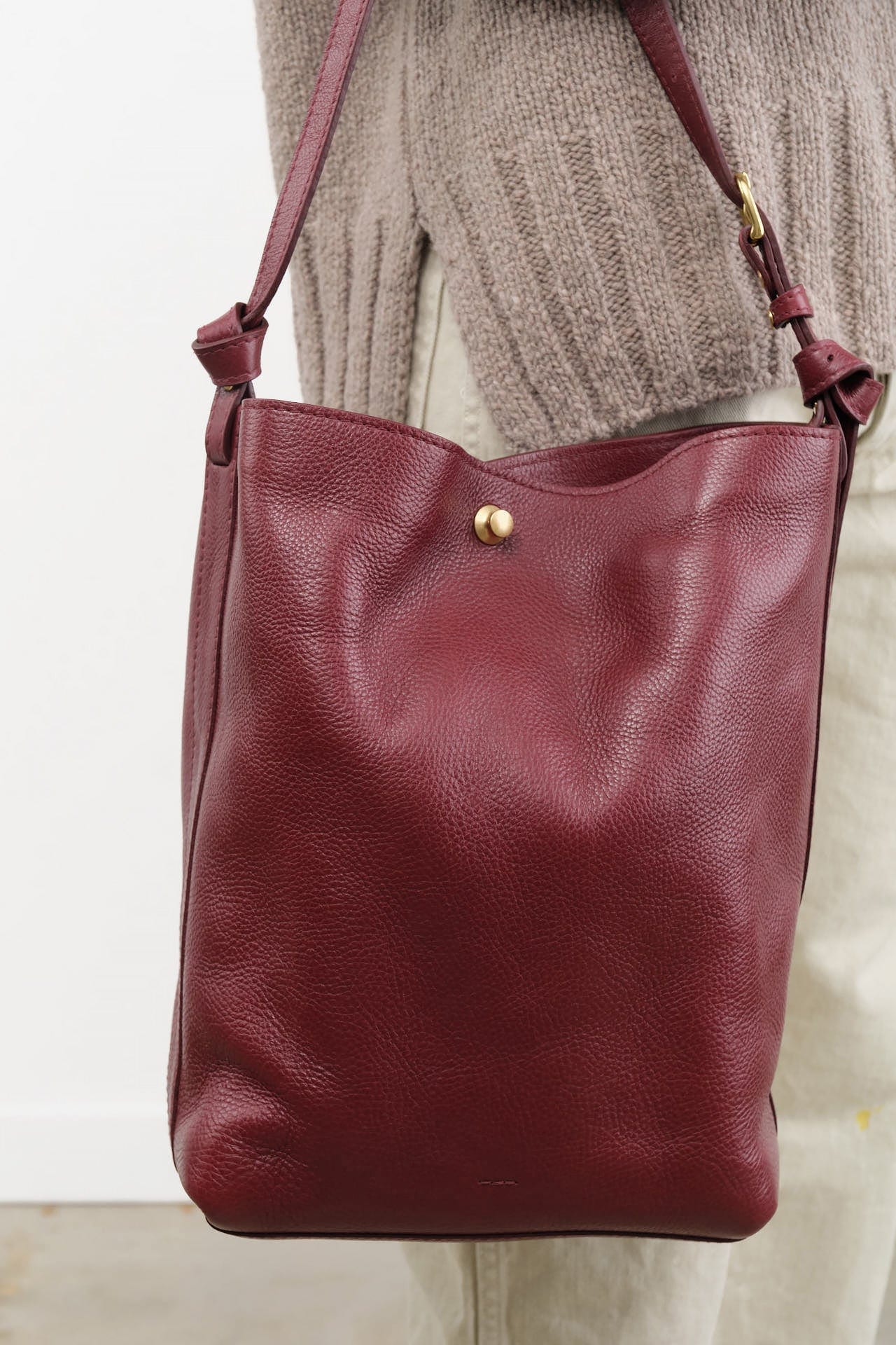Lindquist Accessories Bags Lee Bag in Sumac Sumac / 14" L X 13" W X 6" D