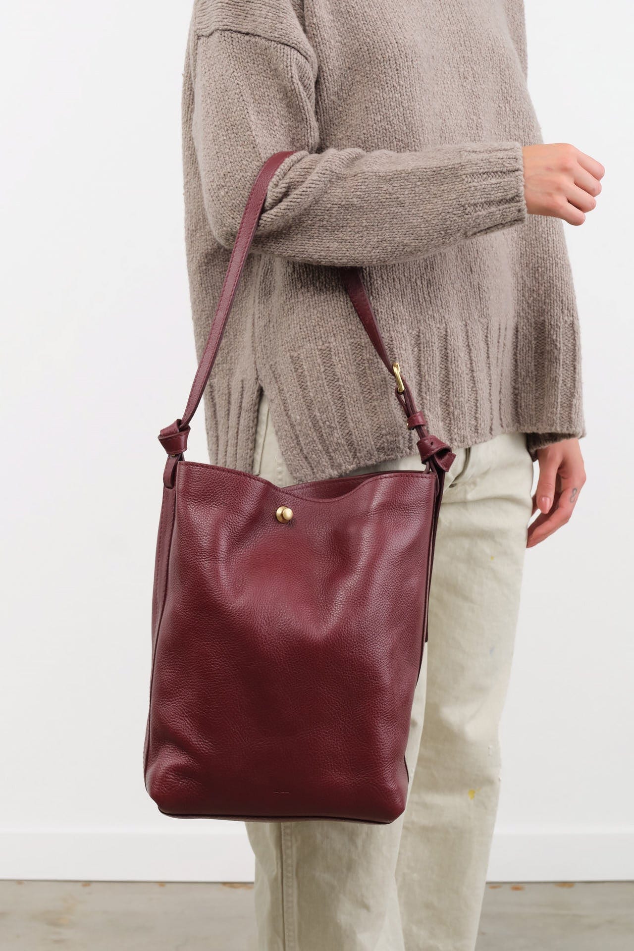 Lindquist Accessories Bags Lee Bag in Sumac Sumac / 14" L X 13" W X 6" D