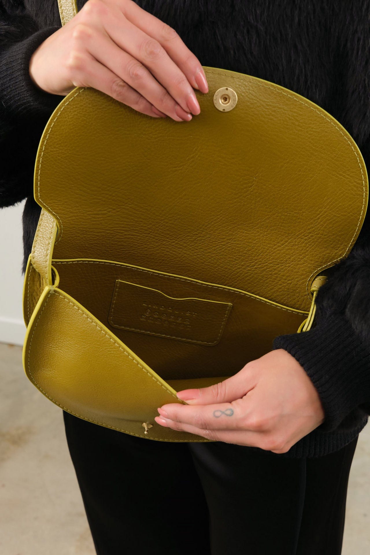 Lindquist Accessories Bags Mezzo Bag in Green Ochre Green Ochre / 10.75" W  X 7" H X 2.5" D