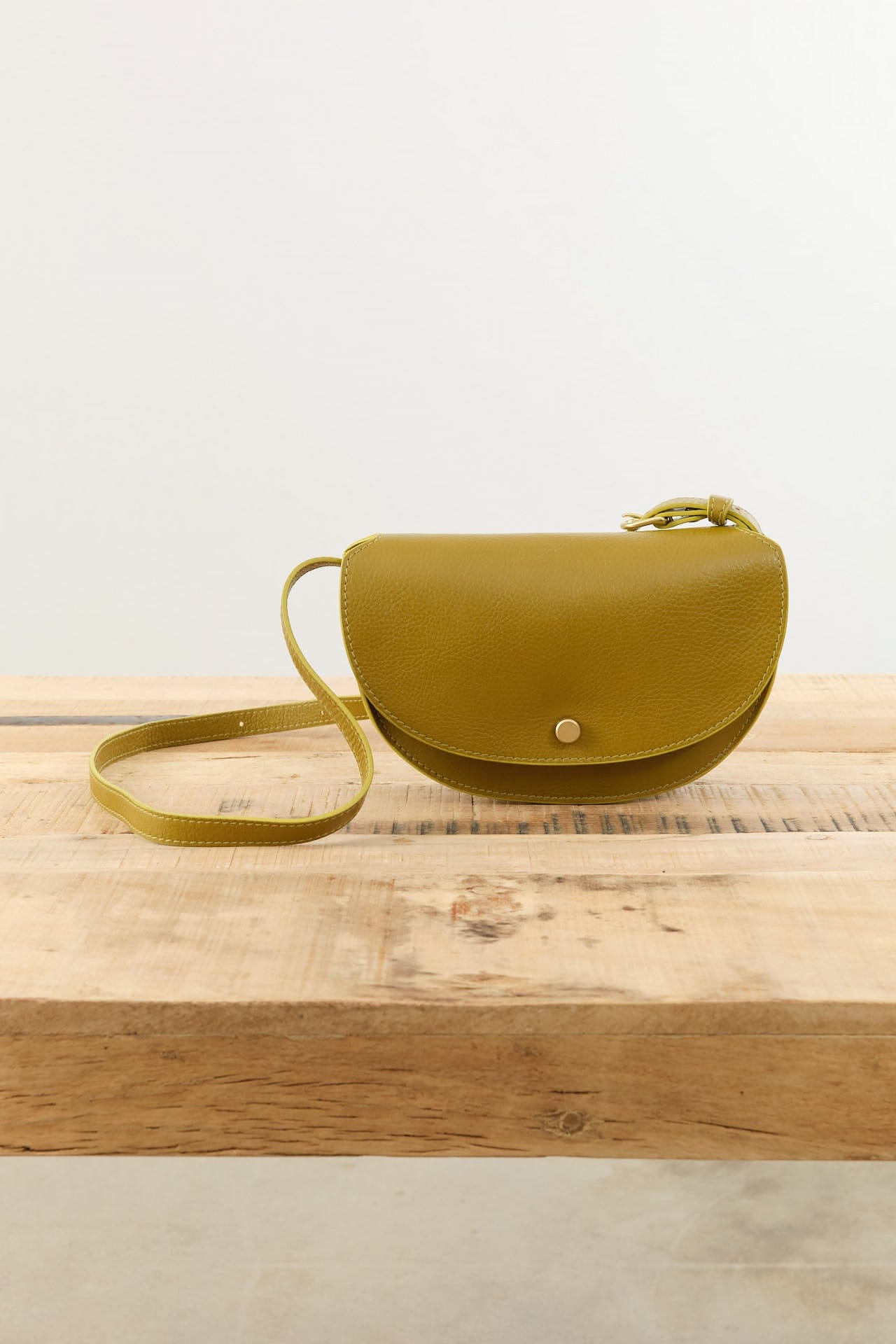 Lindquist Accessories Bags Mezzo Bag in Green Ochre Green Ochre / 10.75" W  X 7" H X 2.5" D