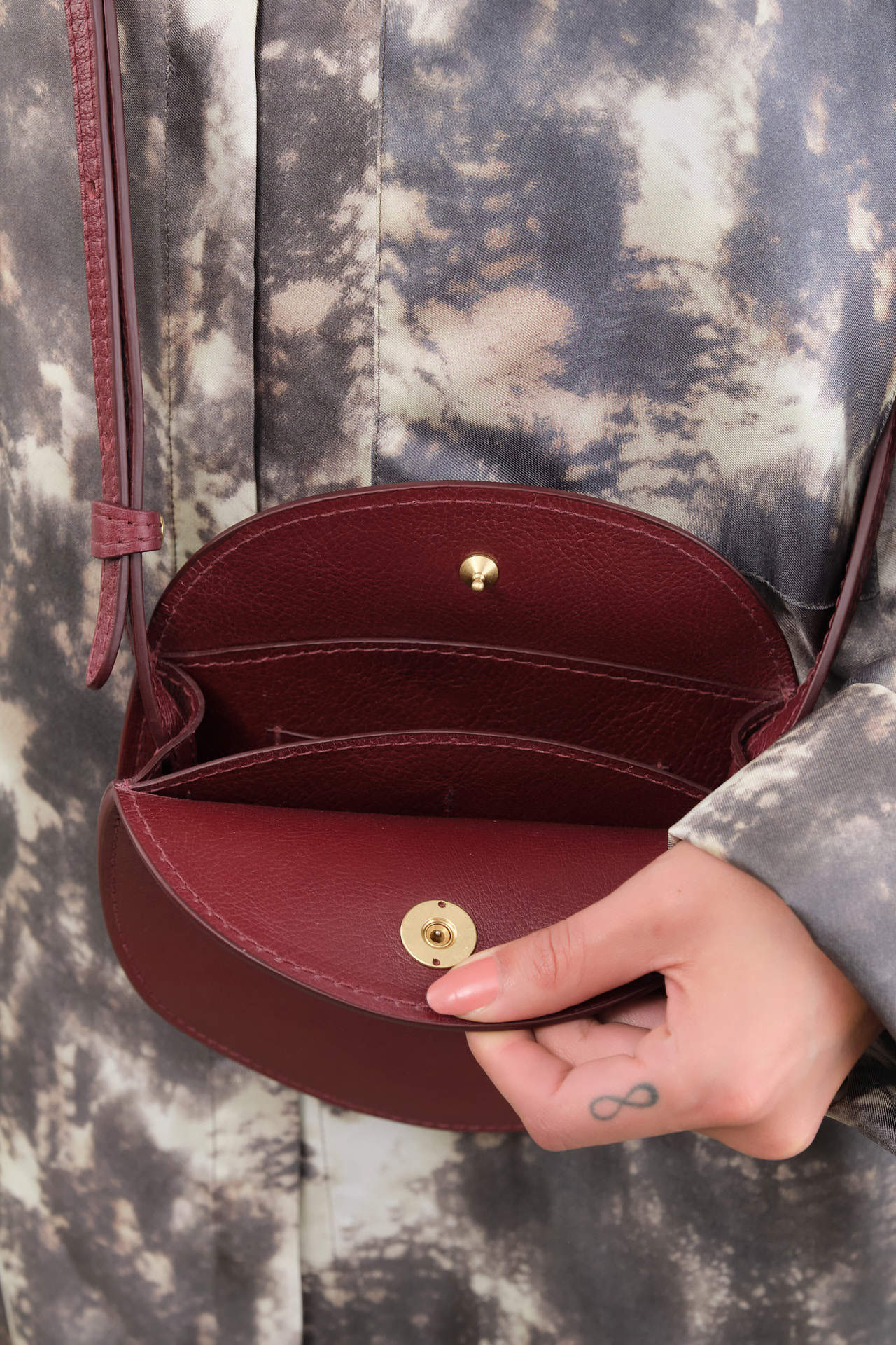 Lindquist Accessories Bags Mini Eggi Bag in Sumac Sumac / 9" H X 7.5" W X 3" D