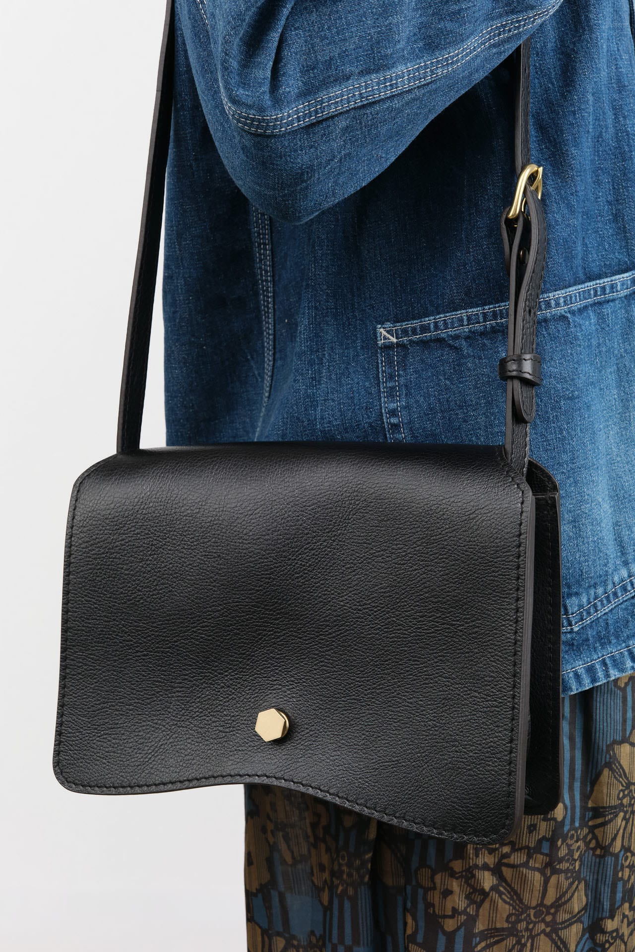 Lindquist Accessories Bags Val Bag in Black Black