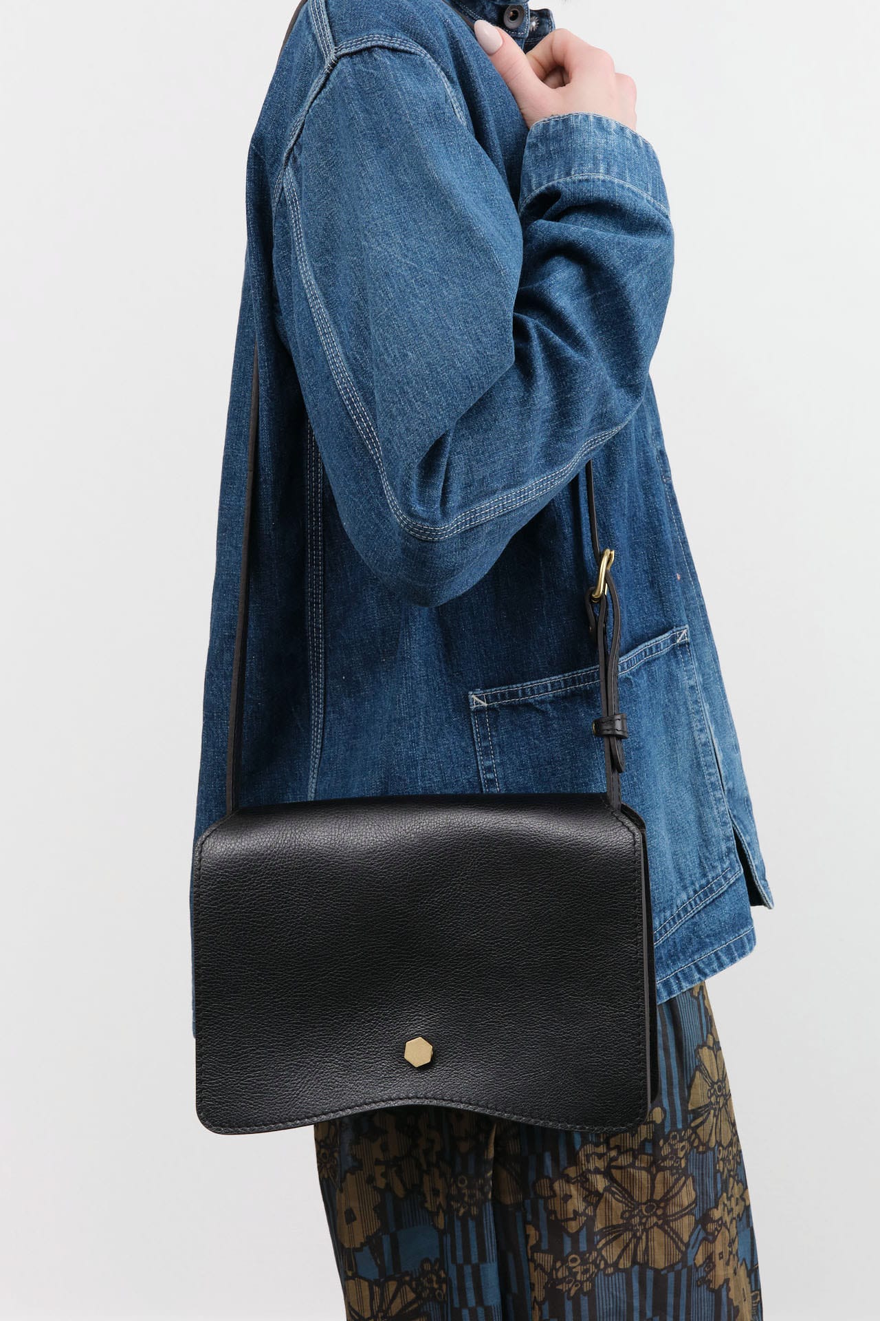 Lindquist Accessories Bags Val Bag in Black Black