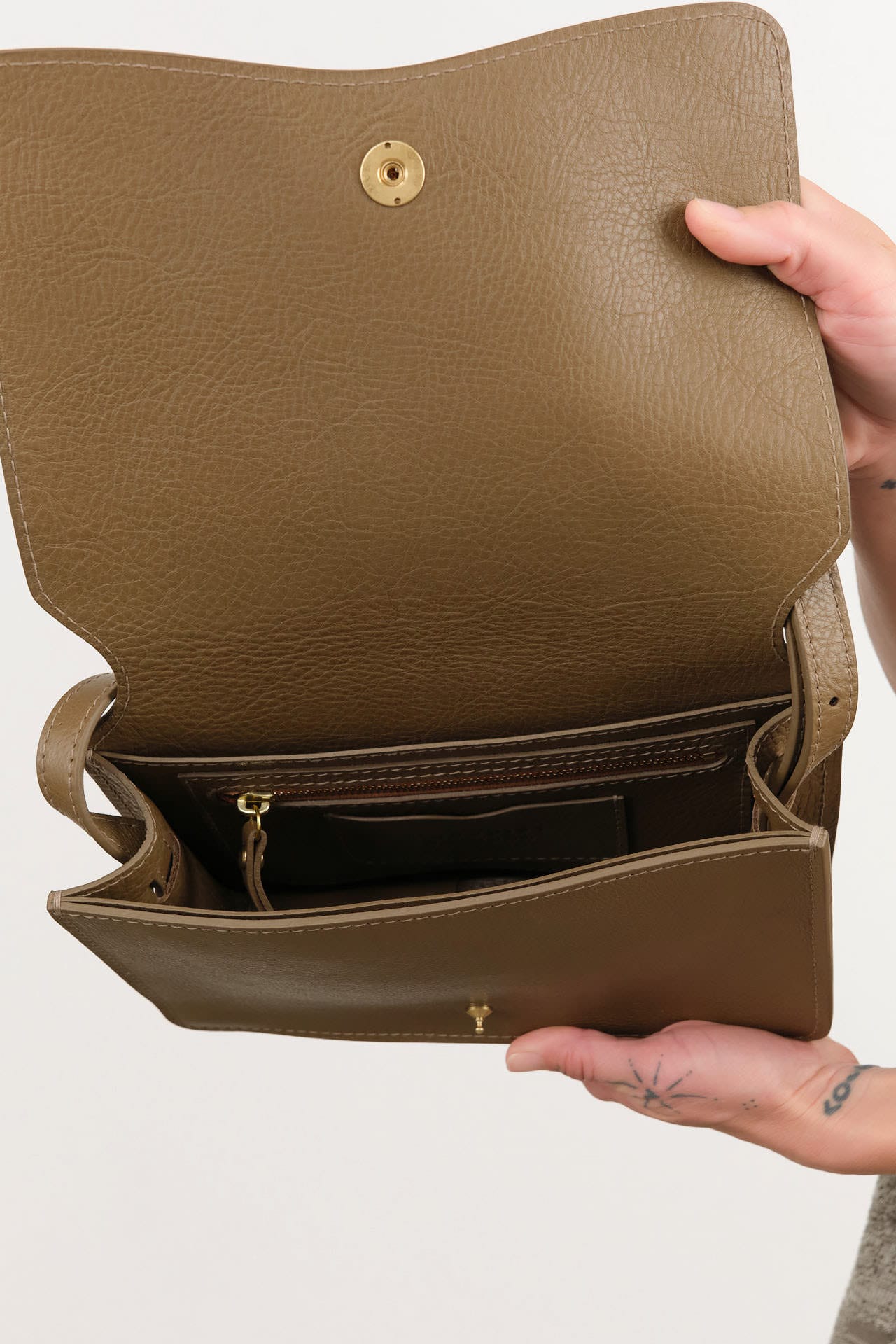 Lindquist Accessories Bags Val Bag in Otter Otter / 7.5" H X 10.25" W X 2" D