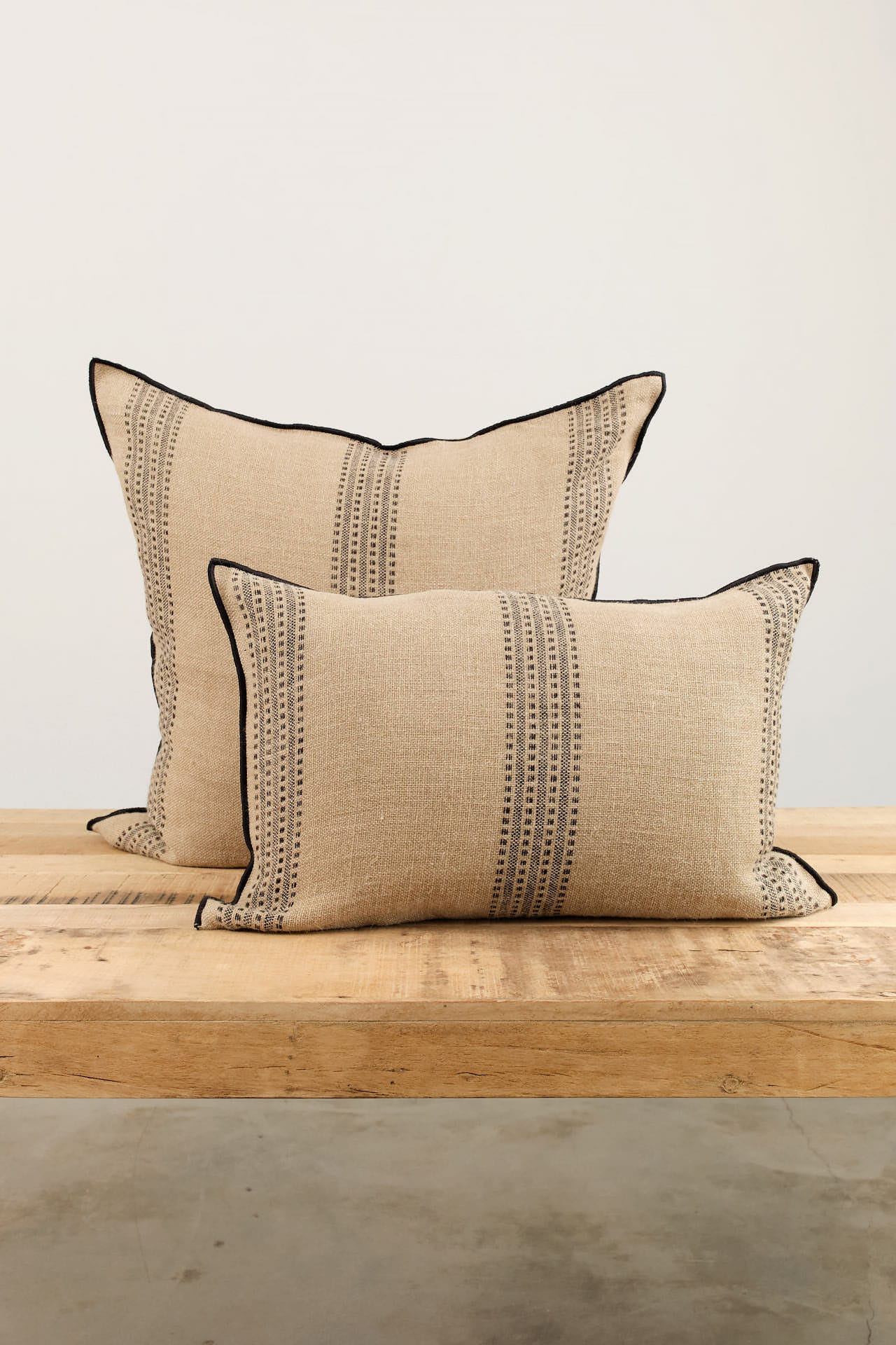 Maison De Vacances Home Pillows 16" X 24" Berbere Canvas Rustique Cushion Naturel/Noir / 16" X 24"