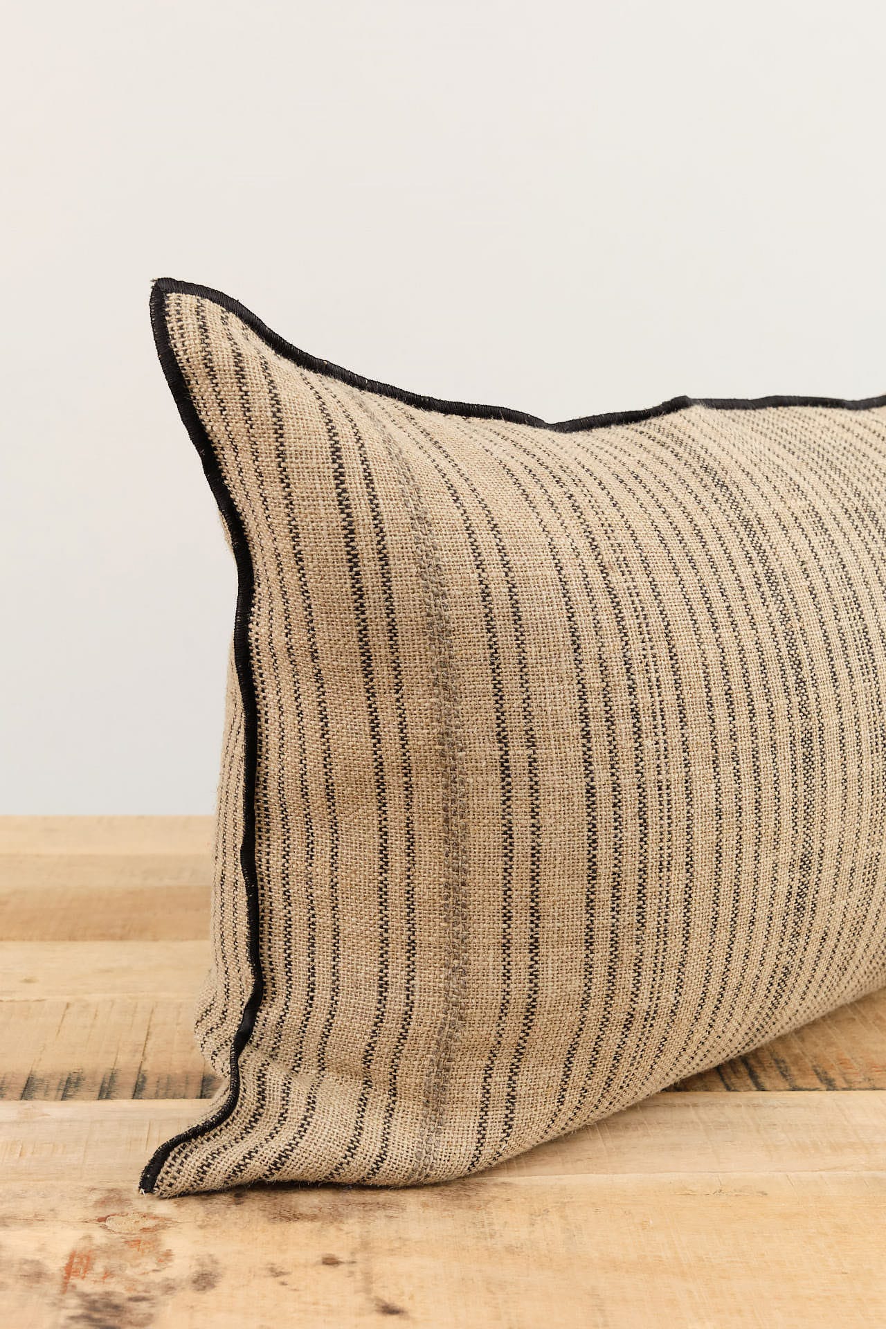 Maison De Vacances Home Pillows 16" X 24" Byzance Canvas Rustique Cushion Naturel/Noir / 16" X 24"