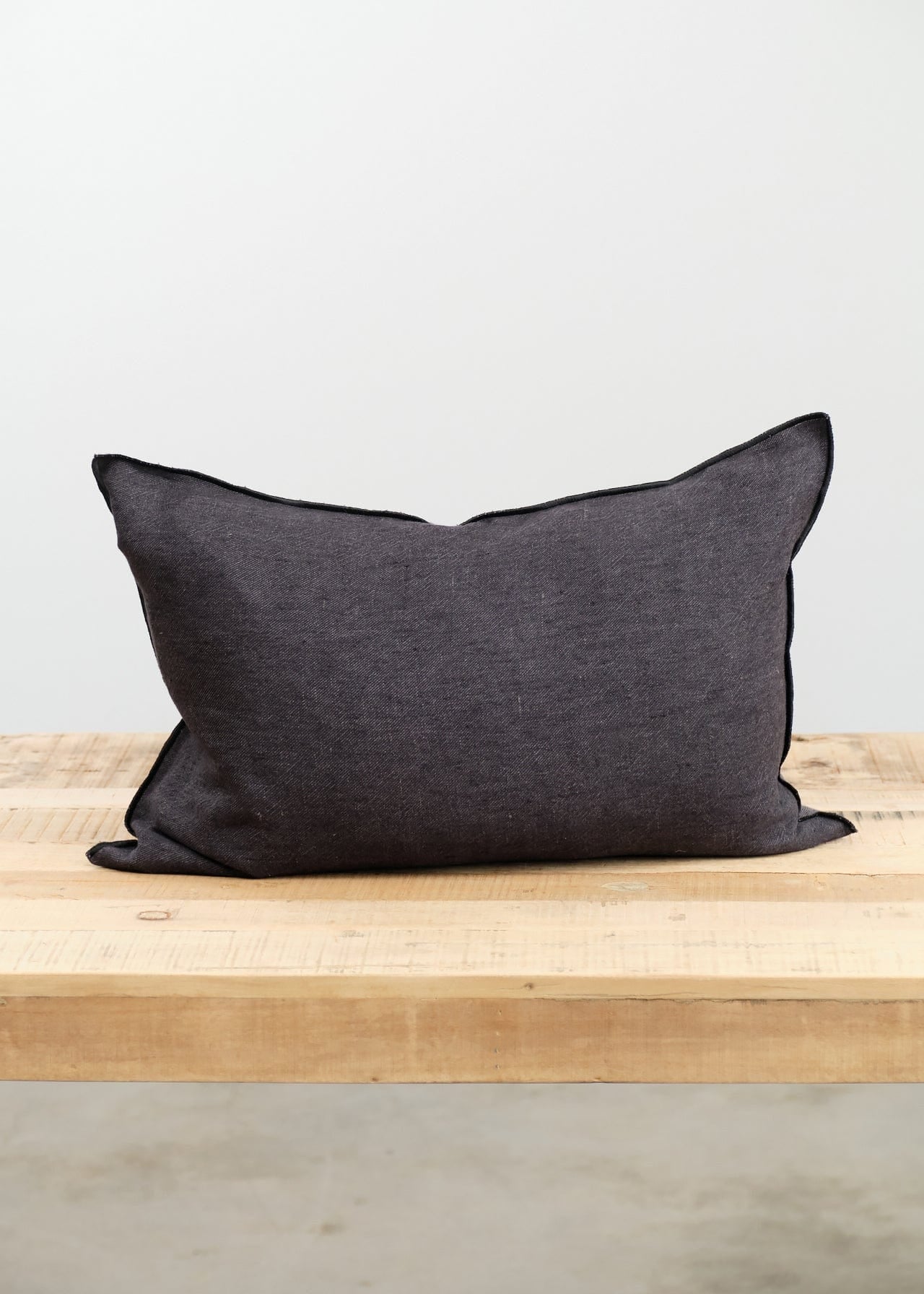 Maison De Vacances Home Pillows 16" X 24" Crumpled Washed Linen Vice Versa Cushion in Charbon Charbon/Anthracite / 16" X 24"