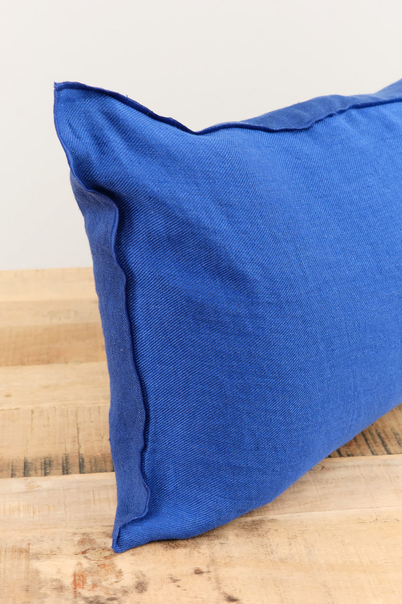 Maison De Vacances Home Pillows 16" X 24" Crumpled Washed Linen Vice Versa Cushion in Cobalt Cobalt/Indigo / 16" X 24"