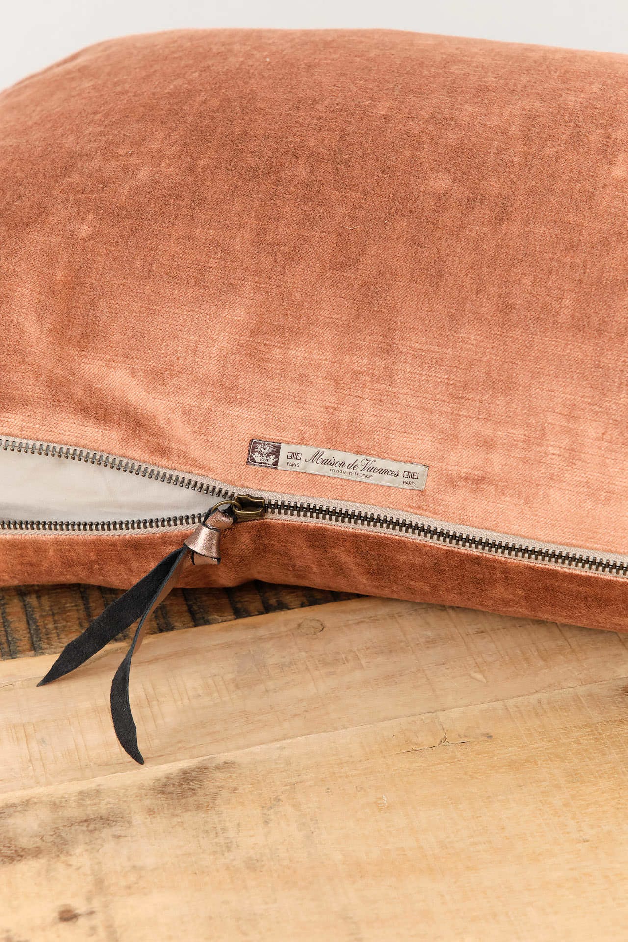 Maison De Vacances Home Pillows 16" X 24" Royal Velvet Vice Versa Cushion in Argile Argile / 16" X 24"