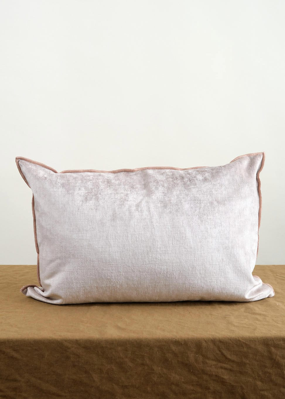 Maison De Vacances Home Pillows 16" X 24" Royal Velvet Vice Versa Cushion in Blush Blush / 16" X 24"