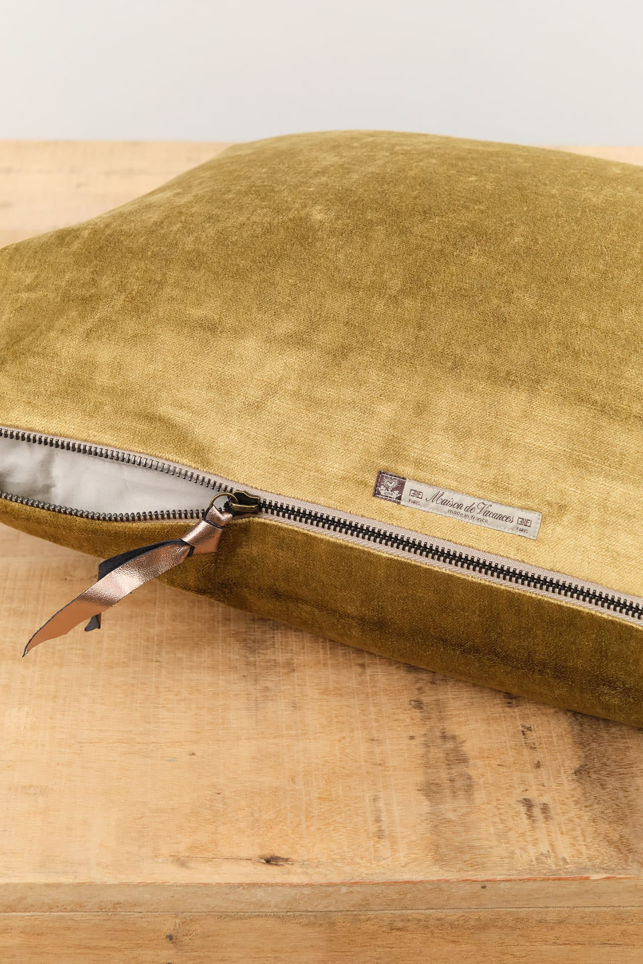 Maison De Vacances Home Pillows 16" X 24" Royal Velvet Vice Versa Cushion in Bronze Bronze / 16" X 24"