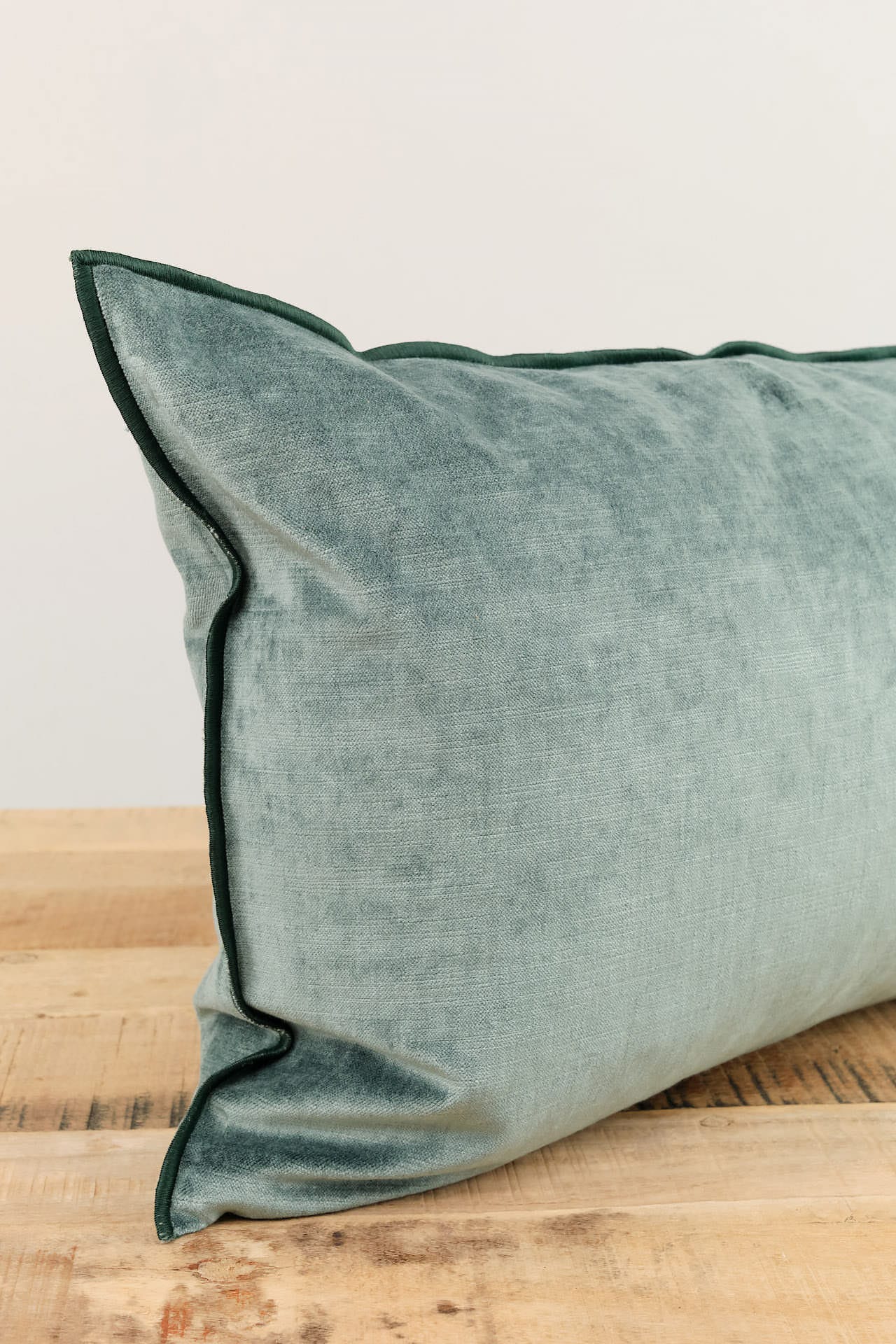 Maison De Vacances Home Pillows 16" X 24" Royal Velvet Vice Versa Cushion in Canard Canard / 16" X 24"