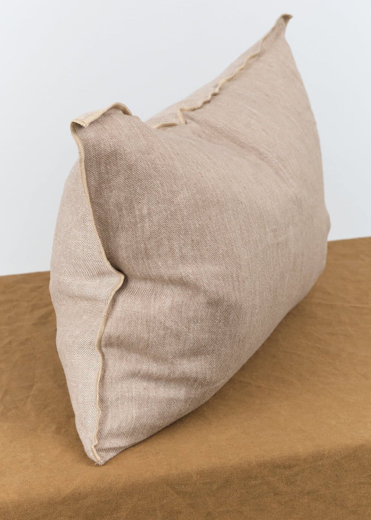 Maison De Vacances Home Pillows 16" X 24" Washed Linen Vice Versa Cushion in Taupe Taupe/Ciment / 16" x 24"