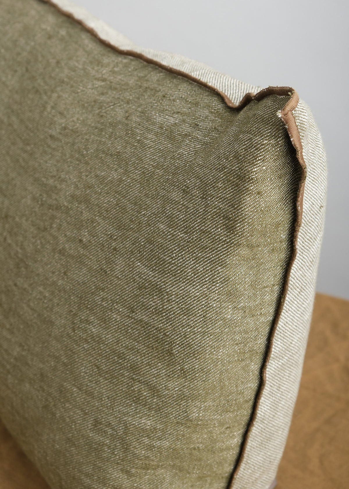 Maison De Vacances Home Pillows 16" X 24" Washed Linen Vice Versa Cushion in Kaki Kaki/Givre / 16" X 24"