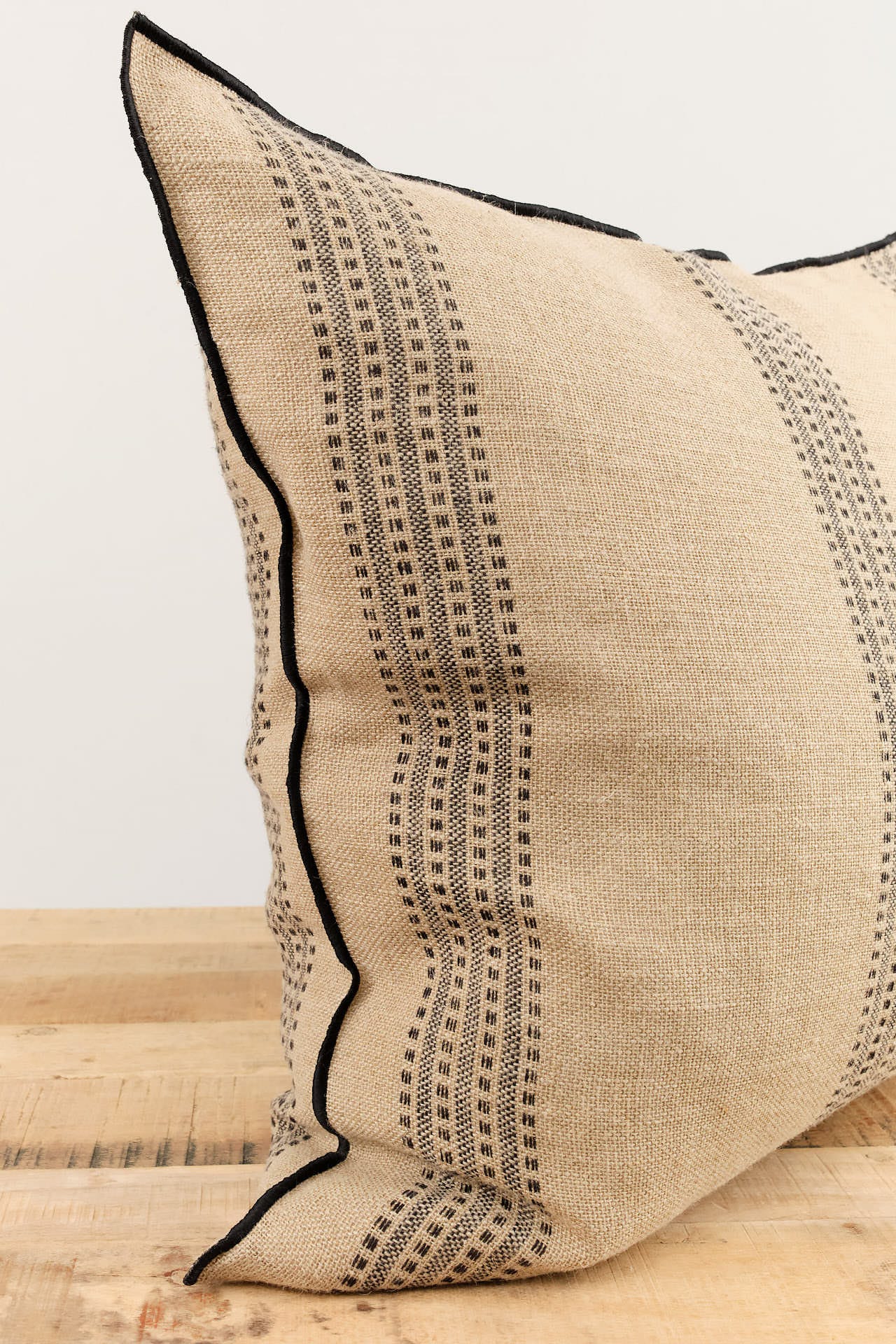 Maison De Vacances Home Pillows 26" X 26" Berbere Canvas Rustique Cushion Naturel/Noir / 26" X 26"