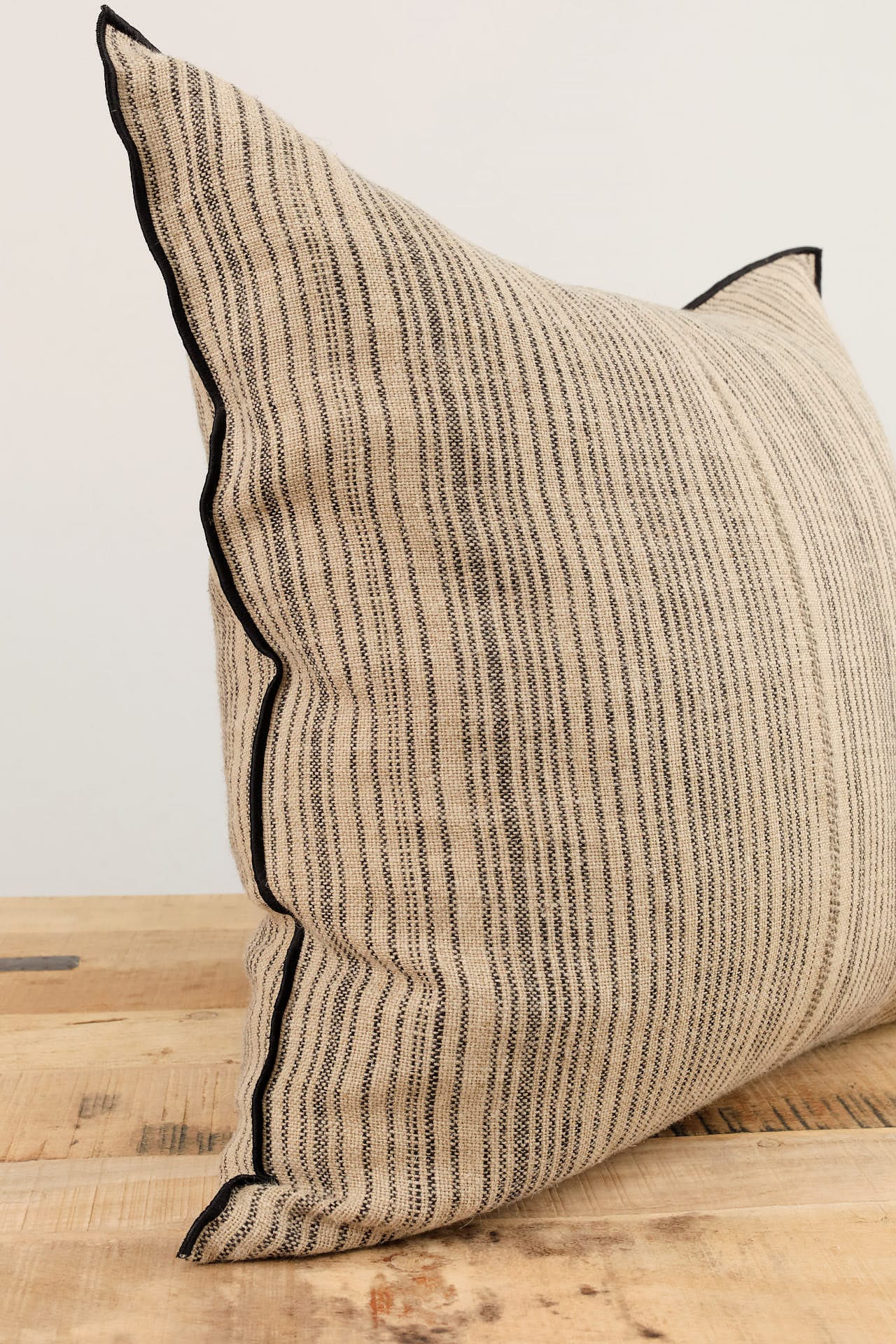 Maison De Vacances Home Pillows 26" X 26" Byzance Canvas Rustique Cushion Naturel/Noir / 26" X 26"