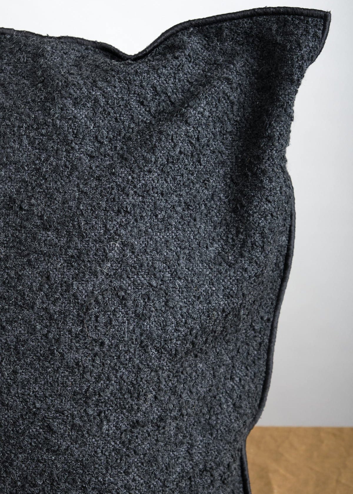 Maison De Vacances Home Pillows 26" x 26" Canvas Wooly in Charbon Charbon / 26" X 26"