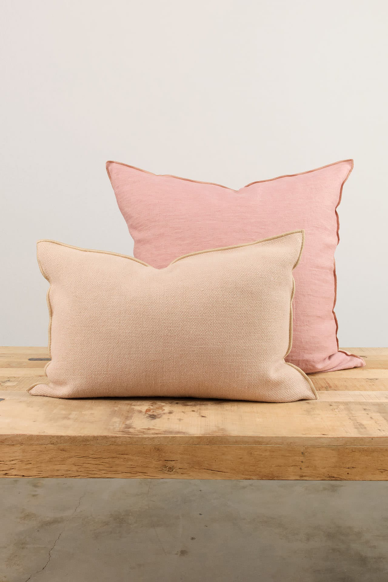 Maison De Vacances Home Pillows 26" X 26" Crumpled Washed Linen Vice Versa Cushion in Bois de Rose Bois de Rose/Givre / 26" X 26"