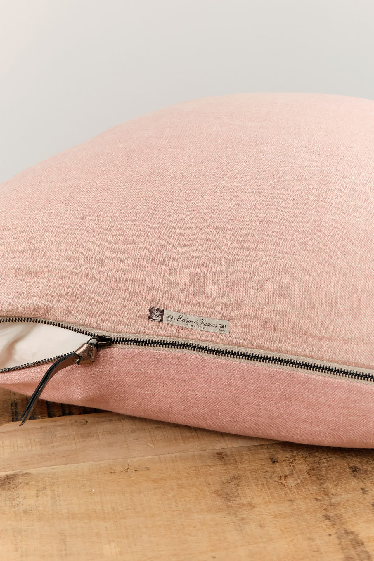 Maison De Vacances Home Pillows 26" X 26" Crumpled Washed Linen Vice Versa Cushion in Bois de Rose Bois de Rose/Givre / 26" X 26"