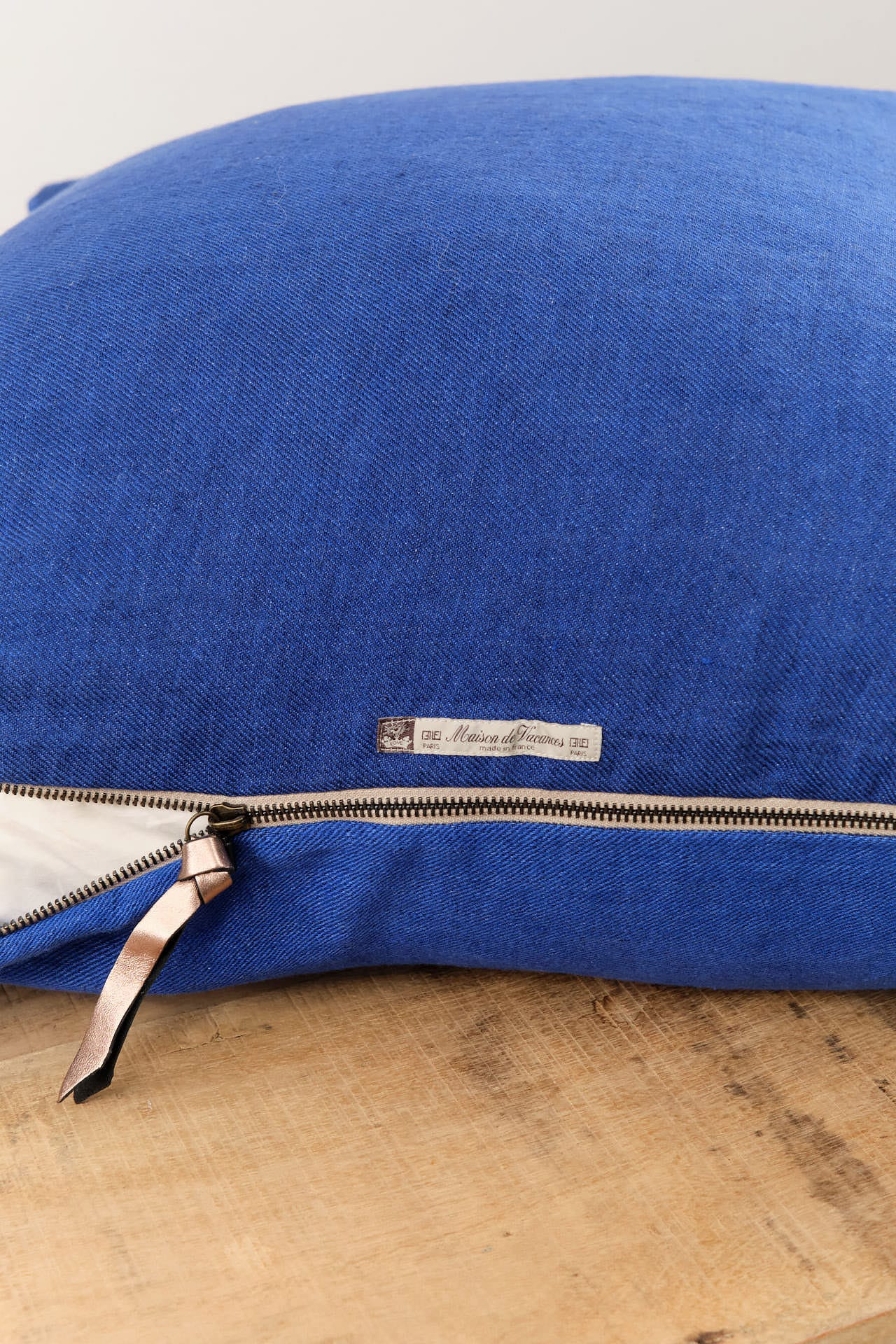 Maison De Vacances Home Pillows 26" X 26" Crumpled Washed Linen Vice Versa Cushion in Cobalt Cobalt/Indigo / 26" X 26"