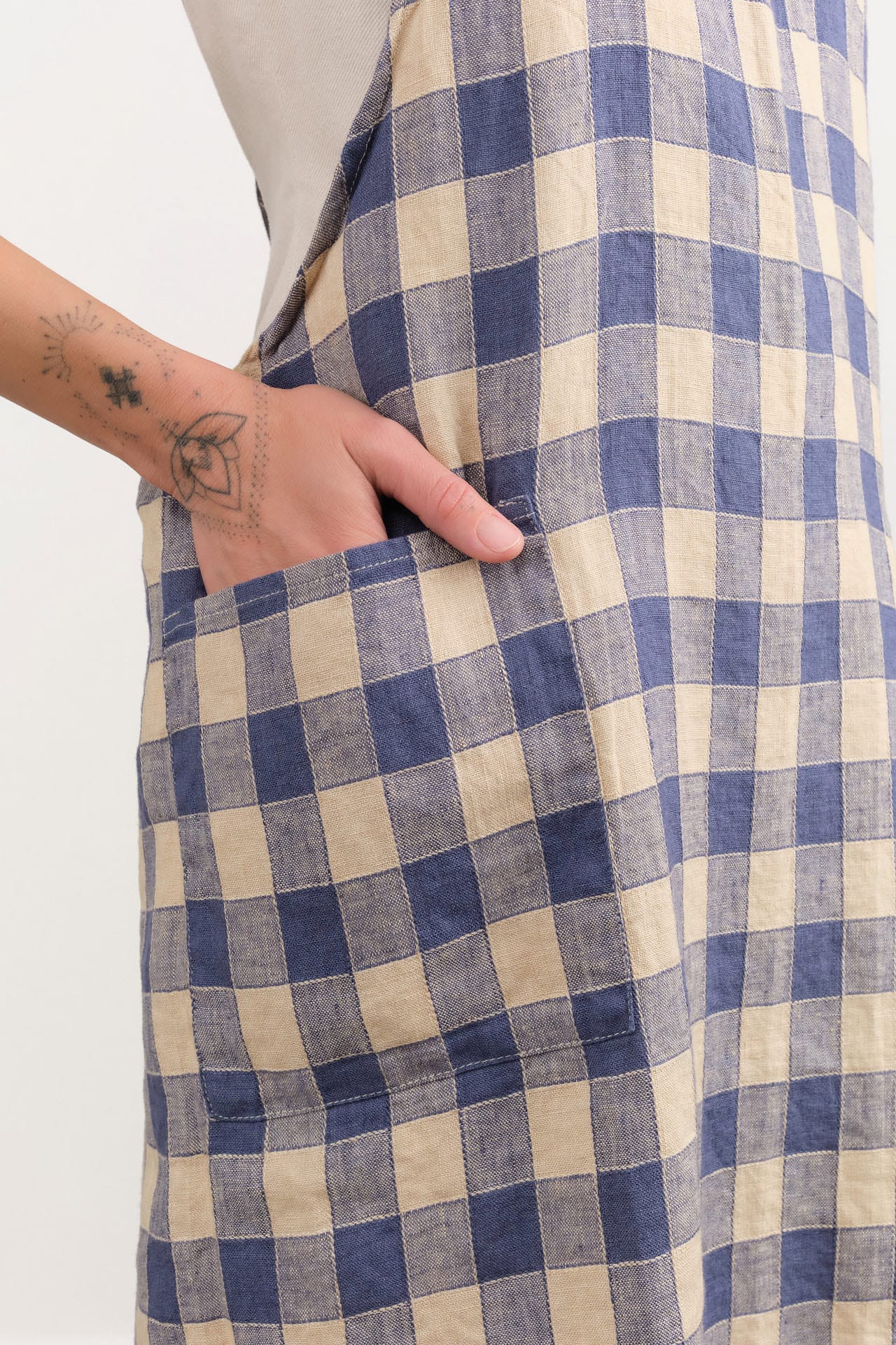Maison De Vacances Home Kitchen Aprons Canvas Vintage Vichy Apron in Bleu de Delft Bleu de Delft / 35.5" X 31.5"