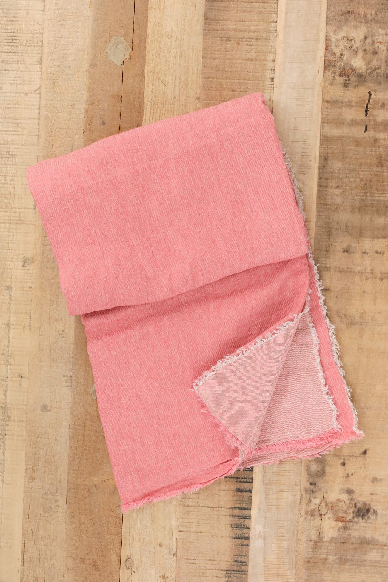 Maison De Vacances Home Throws Crumpled Washed Linen Vice Versa Fringed Throw in Pivoine Pivoine/Givre / 98.5" L X 55" W