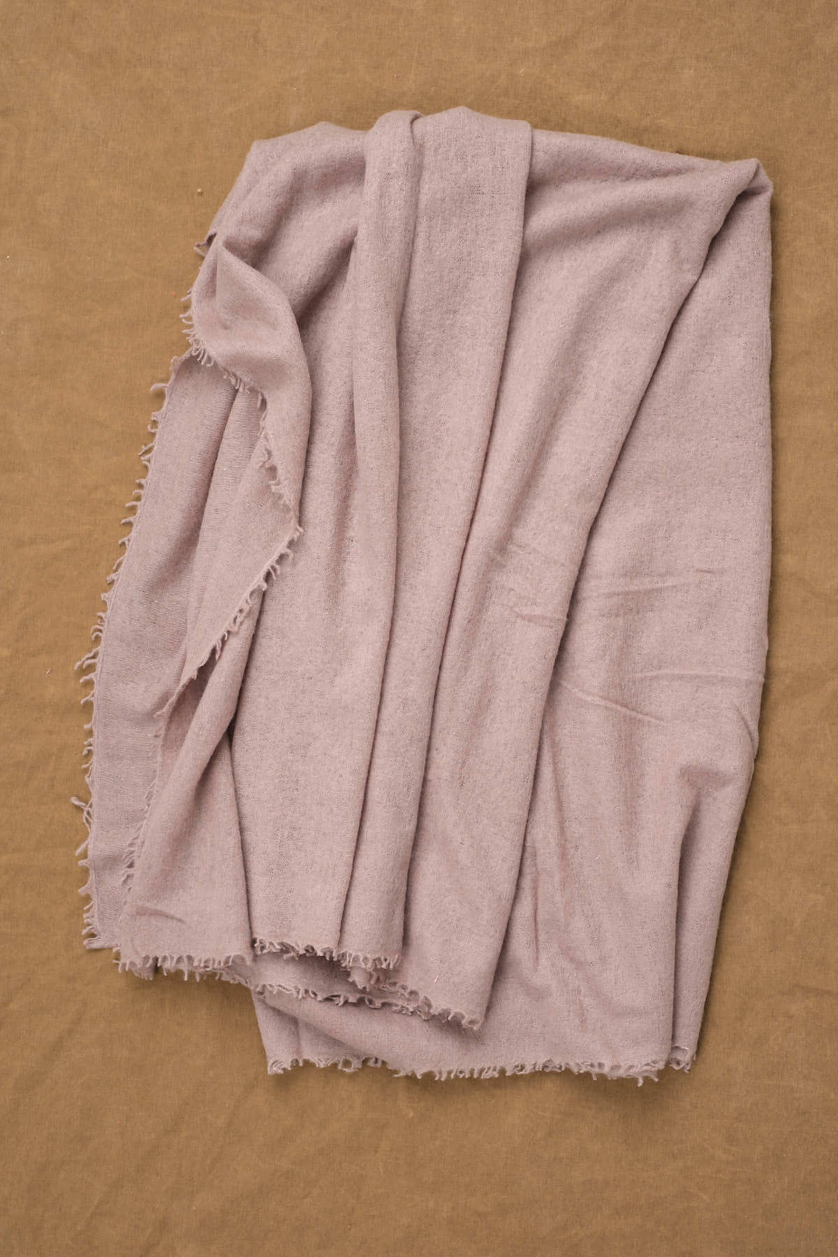 Ruffled Cashmere Fringed Throw in Ecorce